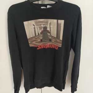 THE SHINING tröja - Lite använd men välskött. Pris går att diskuteras