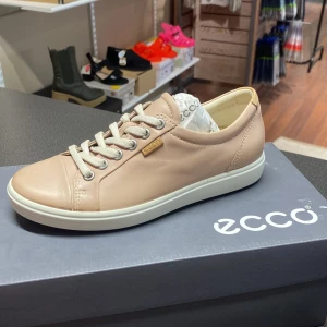 Sneakers ecco  - Helt nya, helt nya 1100kr Storlek 35