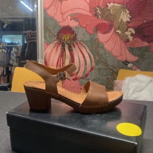 Bruna klackar  - 39 Helt ny