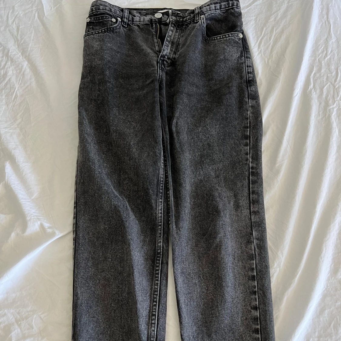 Svartgråa jeans