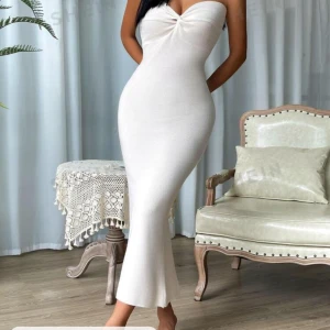 Klänning  - Har ingen användning av den längre 