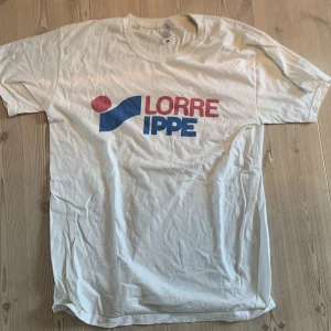 T-shirt med tryck - Storlek L, vanlig T-shirt med tryck. 
