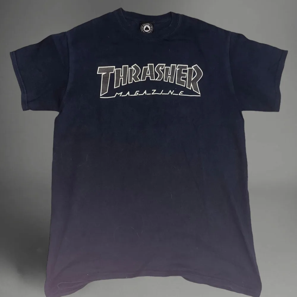 snygg thrasher tshirt, bra skick inga slitningar✌️. T-shirts.