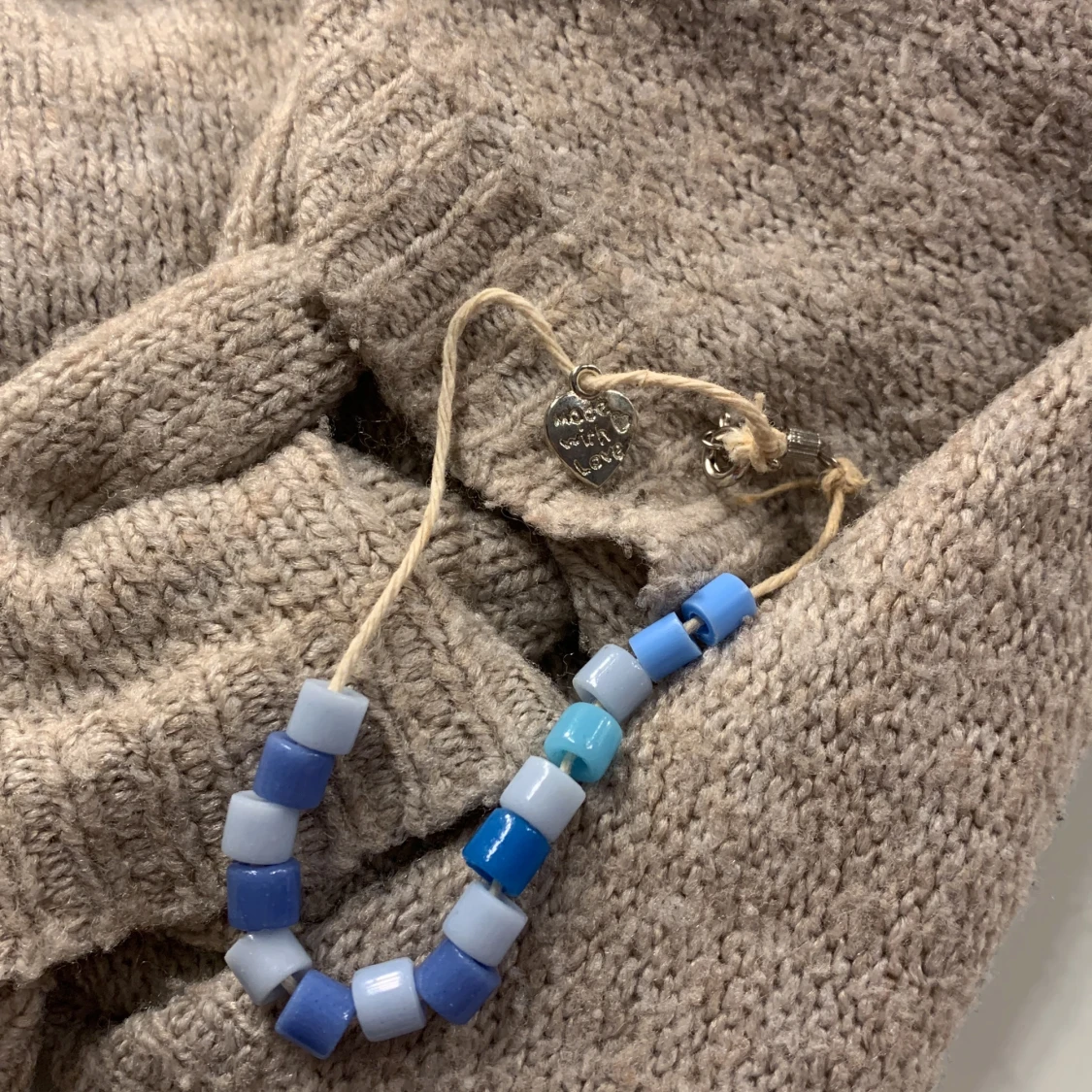 Armband. Lizzie & Lisen. Kärleks armband💘