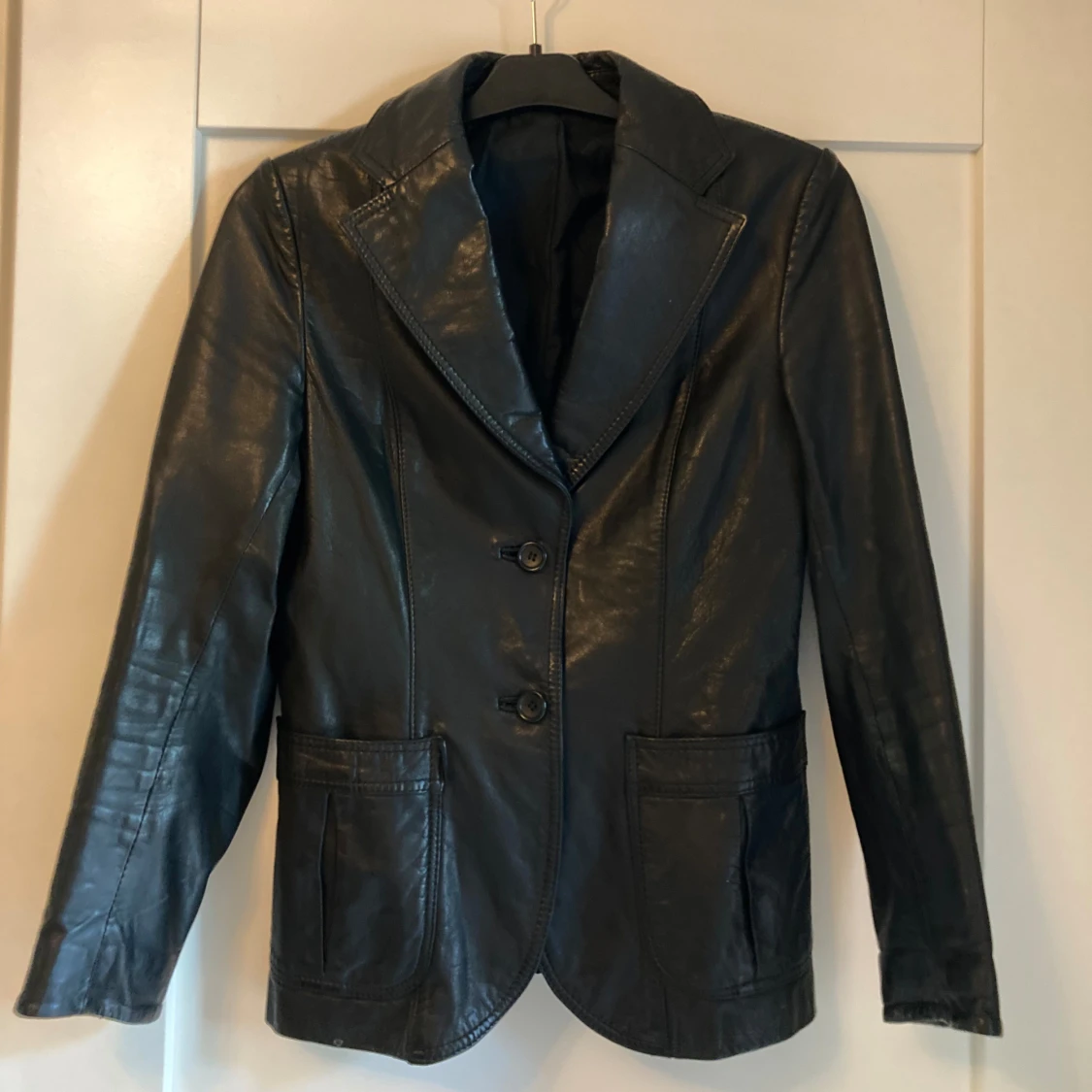 Svart läderjacka