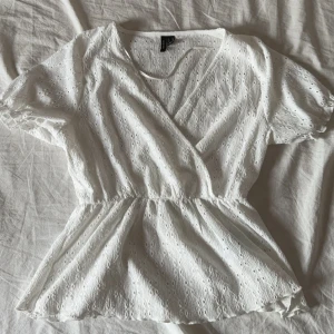 Sommartopp - Så söt sommartopp som tyvärr ej kommer till användning och säljs ej längre!!💞