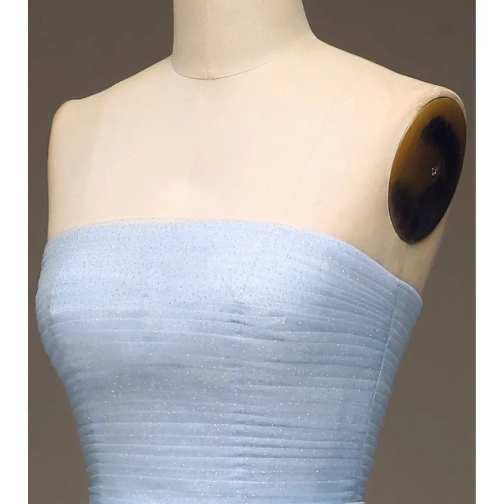 Super fin ljusblå balklänning, aldrig använd🥰skriv till mig för fler bilder. Pris kan förhandlas.   Strlk: EU32 (xs/s) . Klänningar.