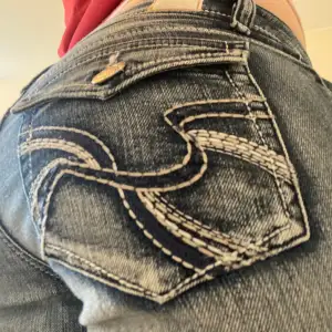 Intressekoll på snygga jeans köpta på humana i tc för 300 spänn. Märket är lei, köpte dom i typ februari detta år och har andvönts typ 5 ggr men dom kommer inte till andvänding och säljer hellre och köper annat!❤️skriv om mer info/bilder