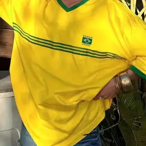 Gul/grön, brazil tröja, bra för sommar 