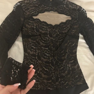 Bodysuit spets  - Bodysuit i spets, storlek XS. Oanvänd. 