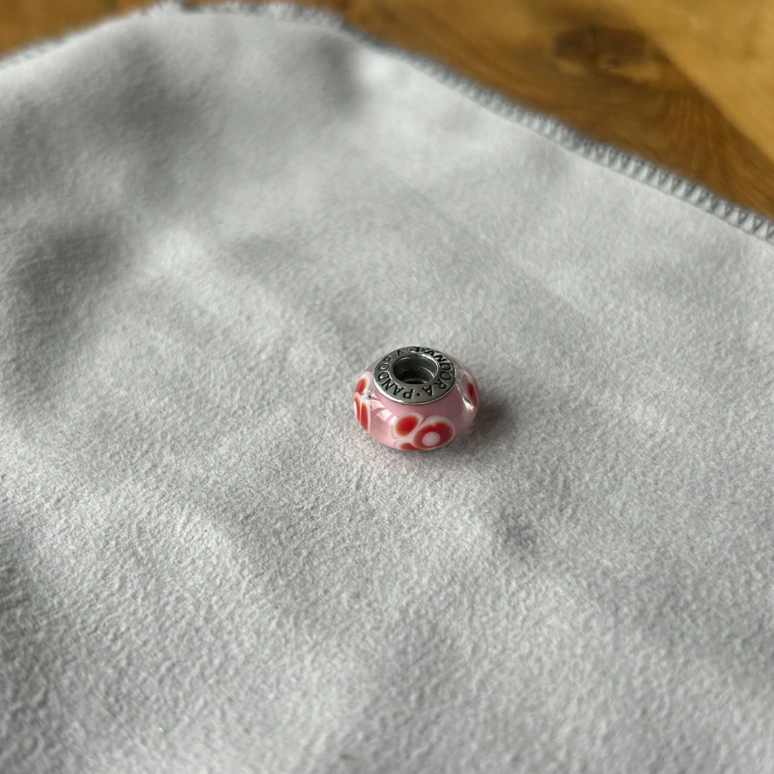 Pandora berlock blomma