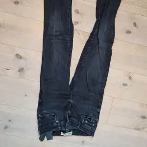 Low waist bootcut jeans från zara