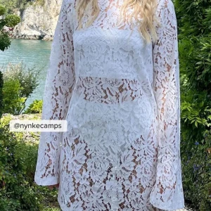 !!SÖKER!! - SÖKER denna spetsklänning från nakd i 36 som fanns i förra årets sortiment. 