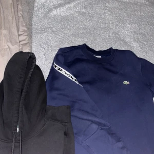 Lacoste - Båda är i storlek s/m  Perfelt skick  Bud gäller 