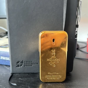 Paco Rabanne 1 milion edt - Tjena säljer min rabanne parfym då jag har aldrig använt den och de tar bara plats. 50 ml Vid frågor eller intresse skriv