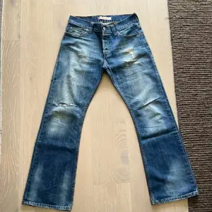 Bootcut jeans från Levis.