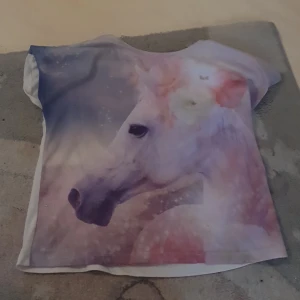 Färglad häst tröja från Kappahi  - Färglad häst tröja 146-152