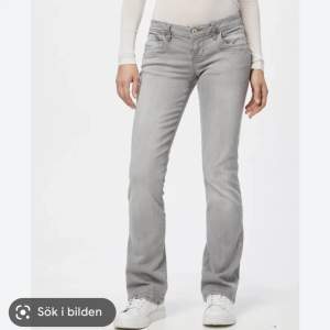 ett par lågmidjade ltb jeans, modell valerie💕 andvänts 2 gånger pga dom e för stora för mig