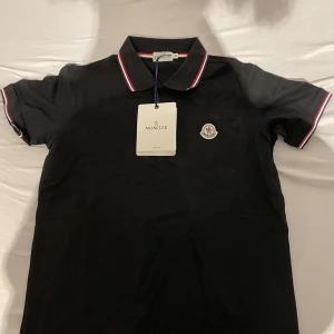 Moncler pike  - En helt ny Moncler pike, perfekt till sommaren 3/M