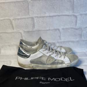 | Philippe Model skor | Storlek 41 | Riktigt bra skick | Pris 1399 |