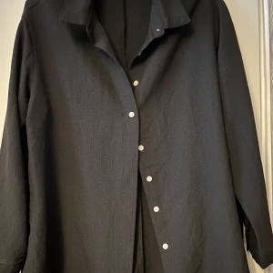 Svart skönt sett till sommaren/våren  - Ett svart skönt sett i stkl M