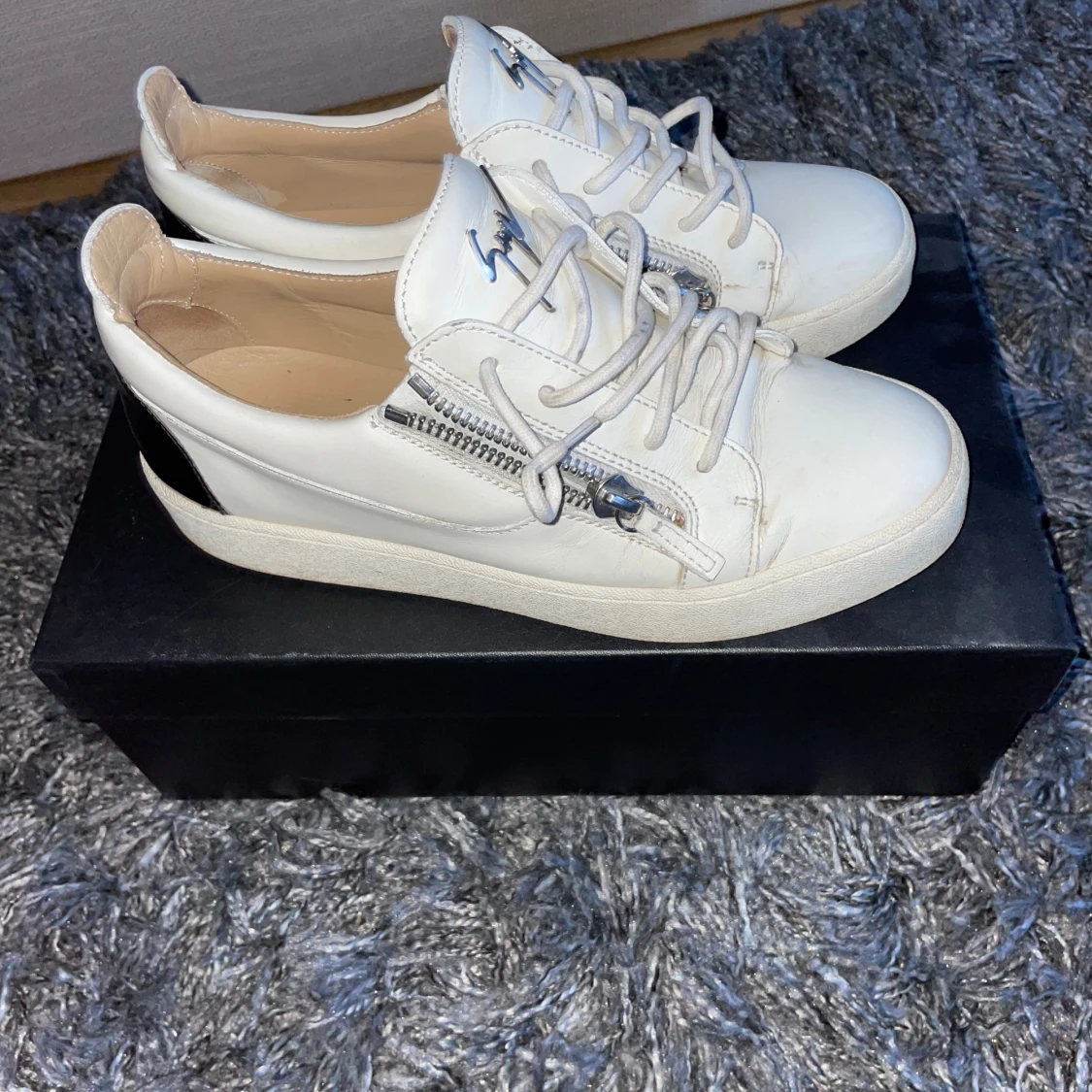 Guiseppe Zanotti - 90