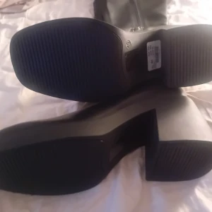 Stövlar - Helt nya oanvända stövlar perfekt nu till hösten:) nypris 900 