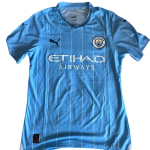 Manchester city hemmaställ - Helt ny match tröja, noname. 10/10 new Storlek: M  