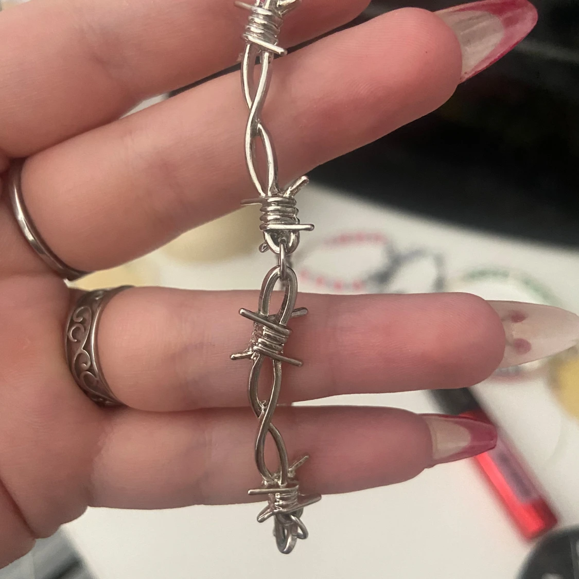 Taggtråd Armband  - 90