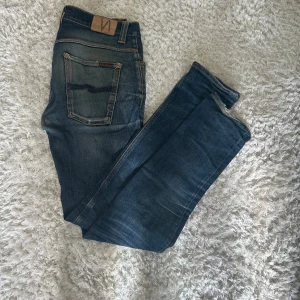 Nudie jeans slimfit - Inte mycket använda med ett snyggt slitage som man kan de på bilden 