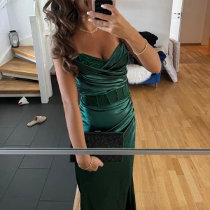 Festklänning  - Endast använd vid ett bröllop tillfälle!