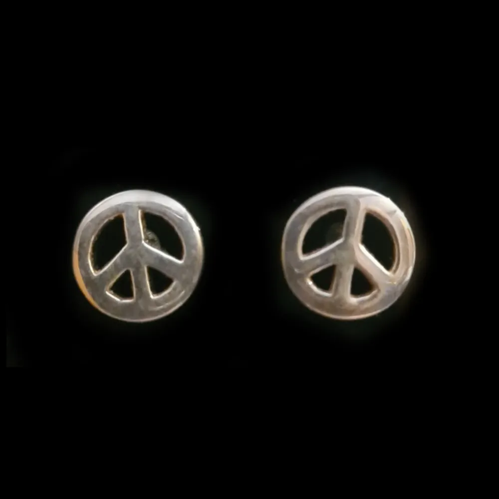 Peace sign örhängen, aldrig använda i äkta silver! Nypris ca 300✌️. Accessoarer.