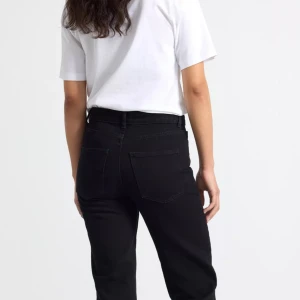 Nea jeans lindex - Nya jeans som använts och tvättats en gång . Tyvärr för små. Strlk 42 , rätt små i storlek .  Jättefina ! Säljs fortfarande nypris 499kr 