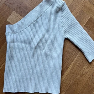 Zara topp - Aldrig använd, bra skick!