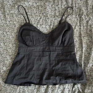 Söt topp - Supersöt babydoll-topp från Hollister i storlek M. Färgen framgår bäst på andra bilden. Hör av dig med frågor! <3