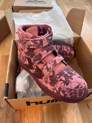 Hummel höga sneakers  - Helt nytt.  