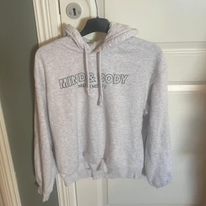 Hoddie - Mjuk skönt material 