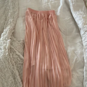 Ljusrosa långkjol - Söt långkjol 💗