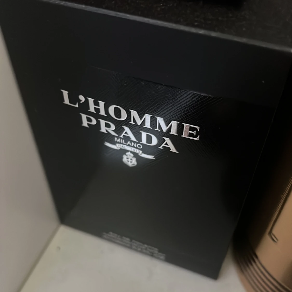 Två parfymer Azorro most  Wanted  och Prada l home  - 91