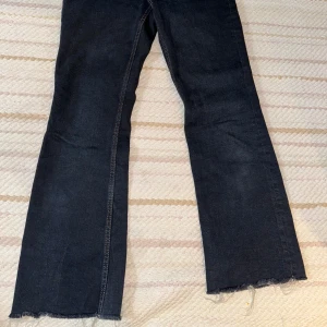 zara jeans  - marine blue jeans, medium rise waist