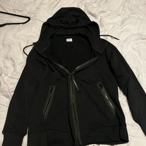 Cp company zip - Bra skick Har tags kvar men är avlklippta  700kr