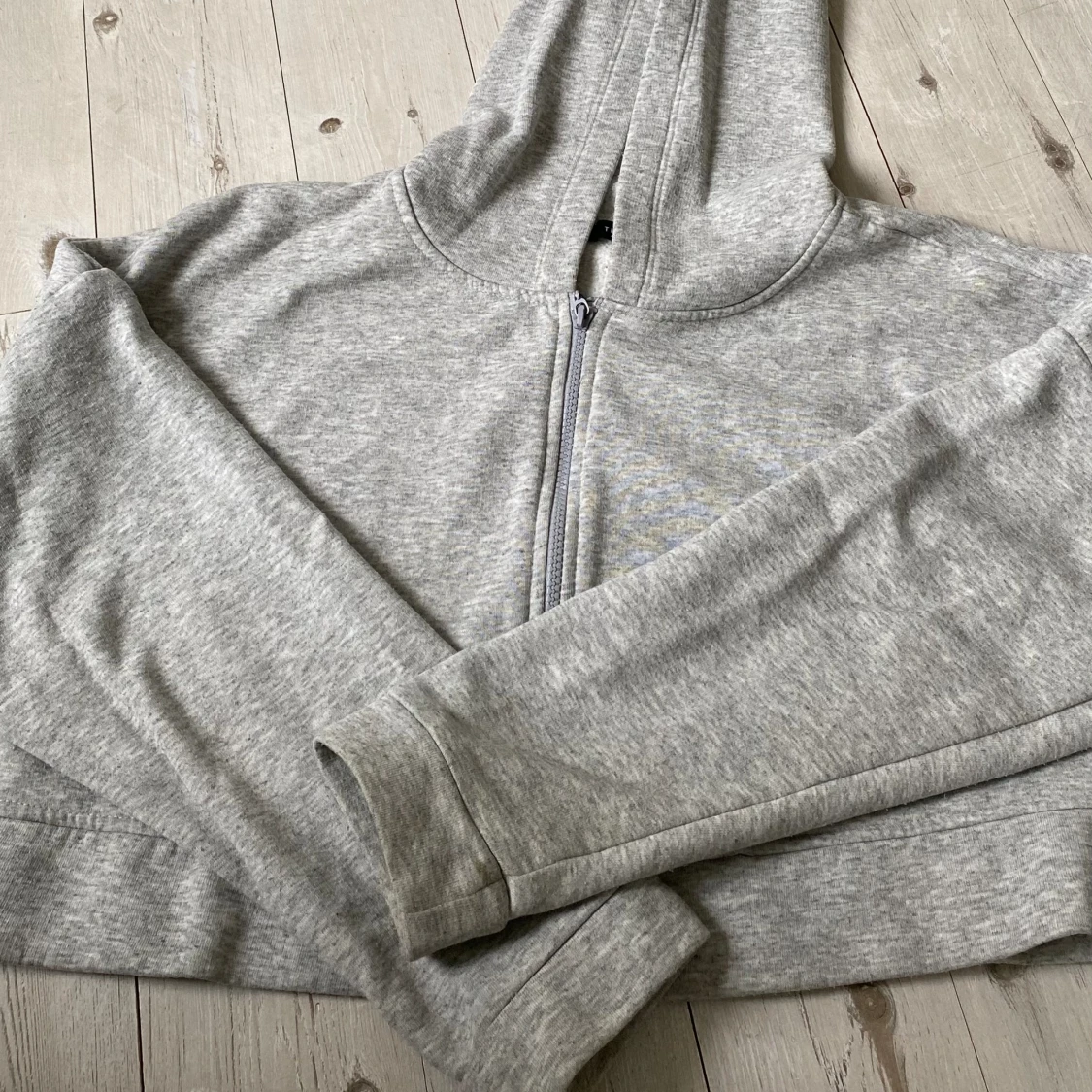 Kroppad hoodie  - 90