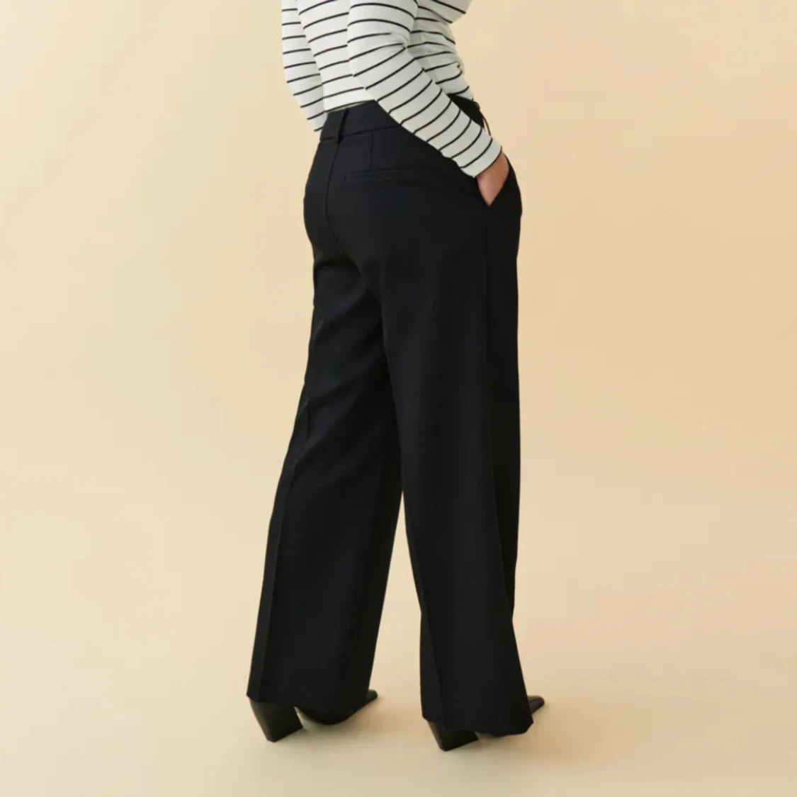 Lowwaist kostymbyxor från Gina  - 90