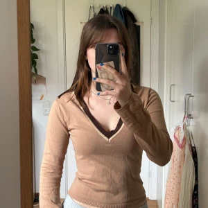 70 tals tröja!  - Jätte fin 70 tals tröja! Köpt på Zalando och aldrig använd! Gjort i stretchigt material som är skönt att ha på sig! 