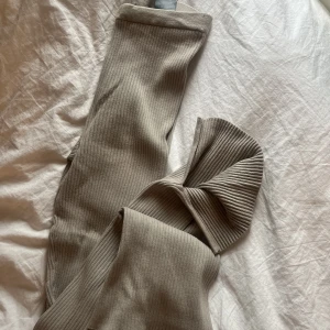 Ribbade mjukisbyxor  - Dom formar kroppen fint, inte rättvisa bilder