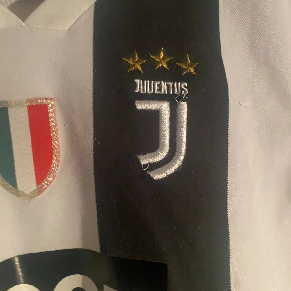 Juventus 2018 Champions league fotbollströja. Sport & träning.