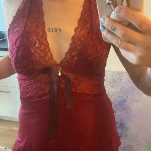 Rött linne - Söt röd fest topp ❤️