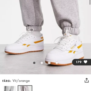 Nya sneakers lapp på! - skitsnygga sneakers som tyvärr är för stora för mig men som glömdes lämna tillbaka i tid.  Nypris 939 kr, jag säljer för 600 men pris han diskuteras vid snabb och smidig affär