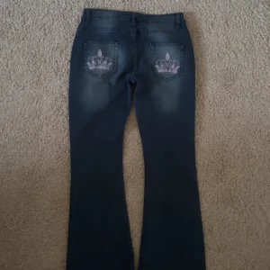 Bootcut Victoria Beckham jeans  - Jättefina Lågmidjade bootcut jeans som liknar från Victoria Beckham. Helt nya men de passade inte mig, passar någon som är 165cm. Kontakta via intresse eller köp 😋