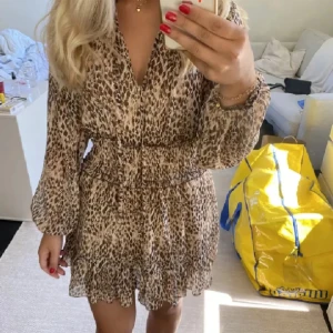 Zara klänning✨🙌🏼 - Jättefin klänning från zara andvänd 1 gång, storlek M men passar xs/m då den är väldigt stretchig💞✨